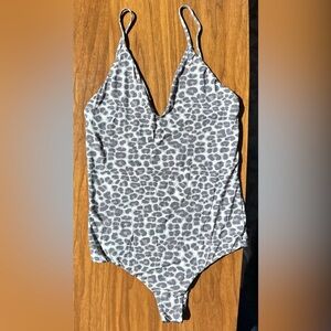 MAI Everyday Bodysuit Snow Leopard - size xs